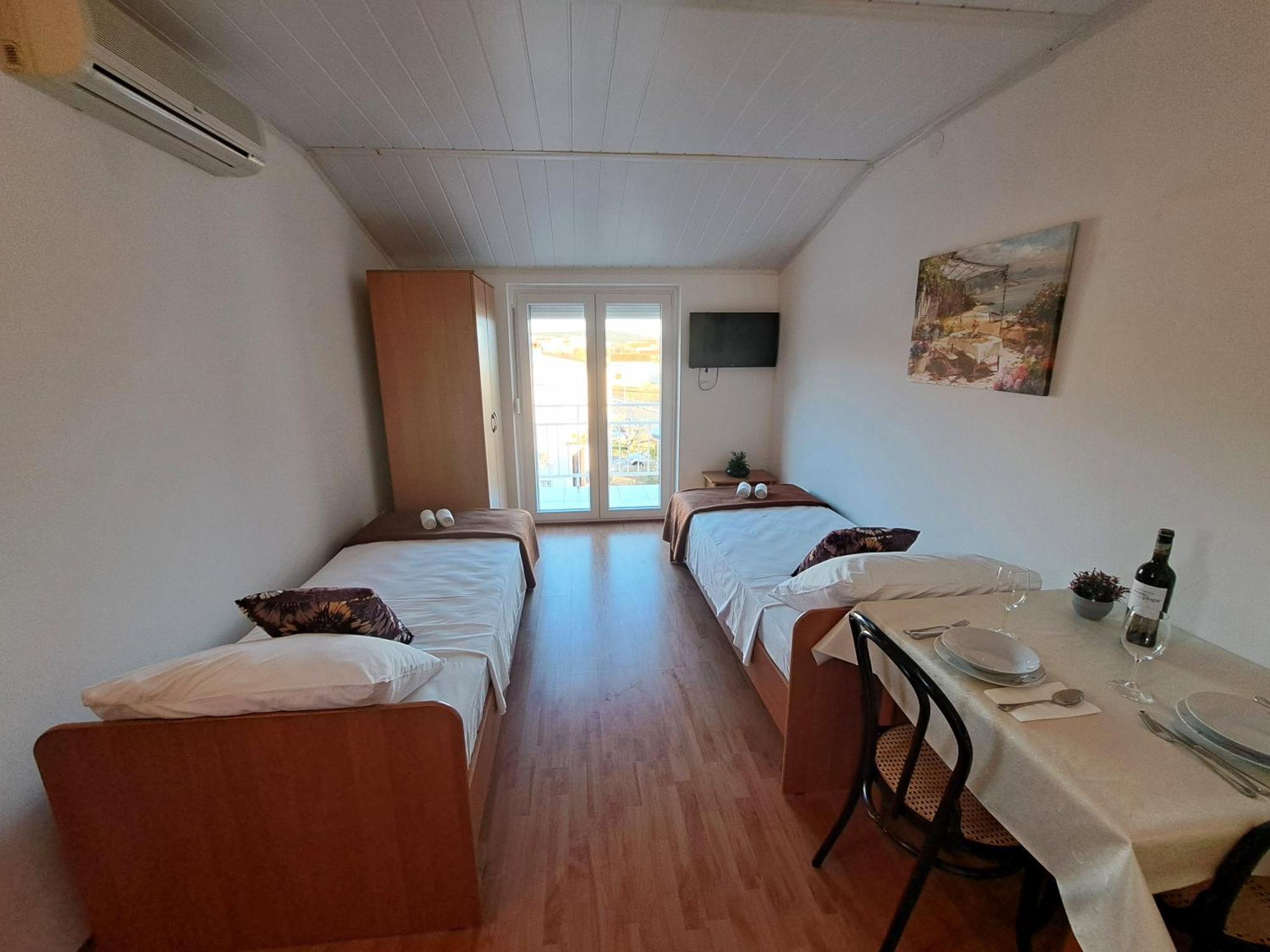 Apartments Maruna Maslenica Esterno foto