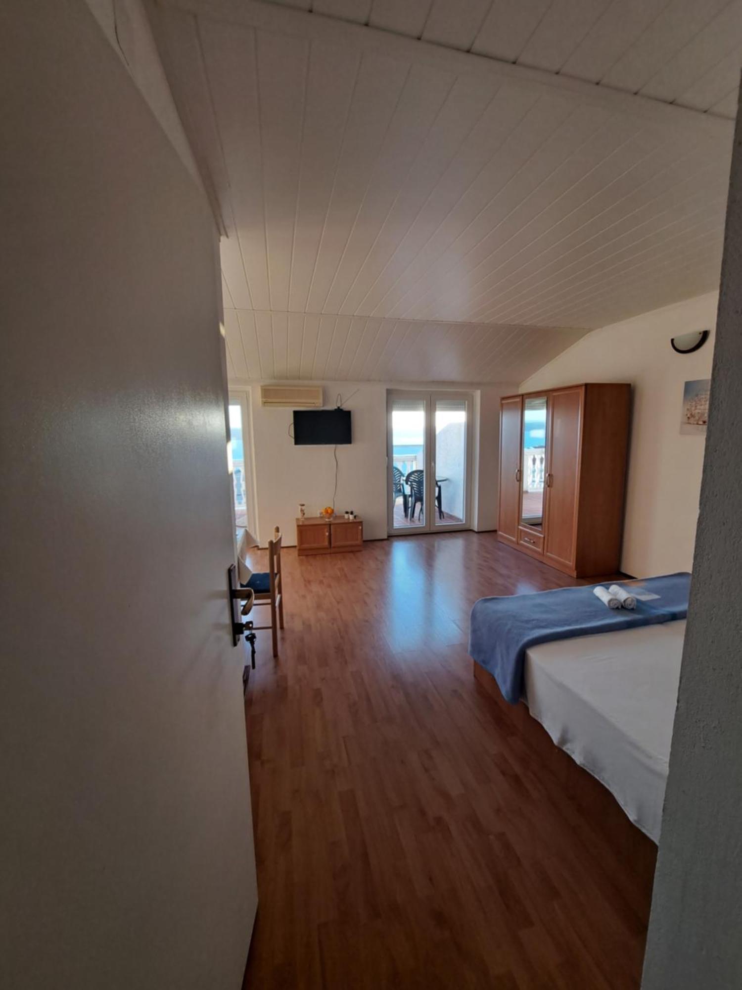 Apartments Maruna Maslenica Esterno foto